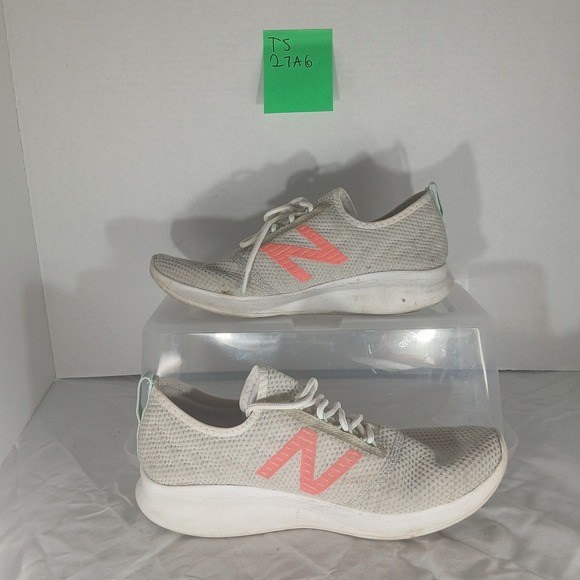 New Balance 520v7 Light Gray Coral White Athletic Running Shoes Womens Size 8 - Picture 2 of 8